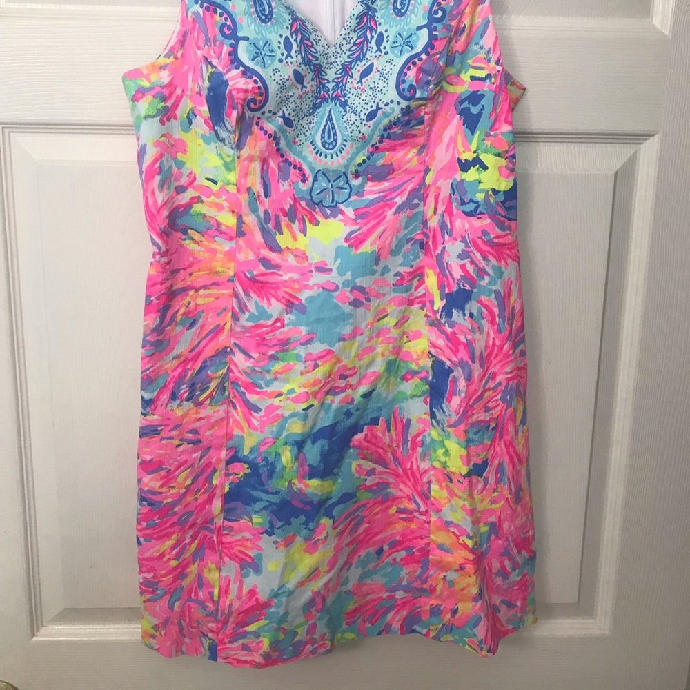 Lilly Pulitzer sleeves dress. Size 8. EUC
